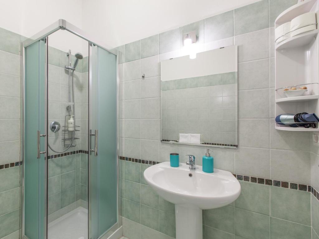 Camera Standard - bagno privato interno con doccia